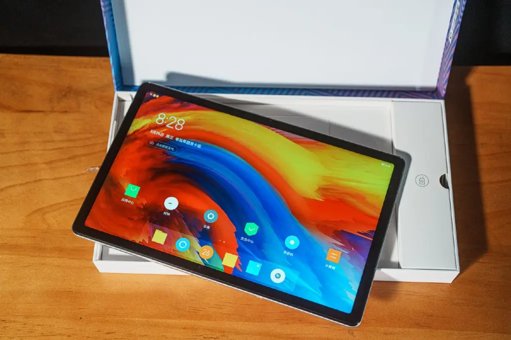 Màn hình 11 inch viền mỏng mang đến không gian giải trí và làm việc cực kỳ rộng rãi