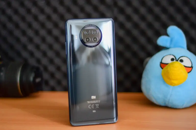Điện thoại Xiaomi Mi 10T Lite đi kèm viên pin lớn và sạc nhanh 33W