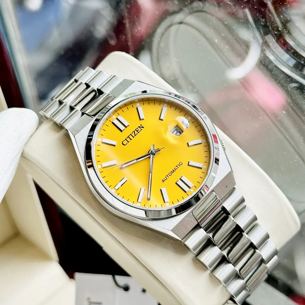 Đồng Hồ Nam Citizen NJ0150-81A có dạ quang và chống nước 50m
