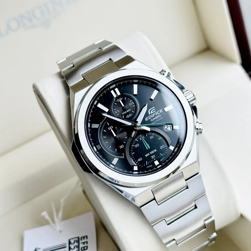 Mặt số màu đen nam tính của đồng hồ Casio EFB-700D-1A
