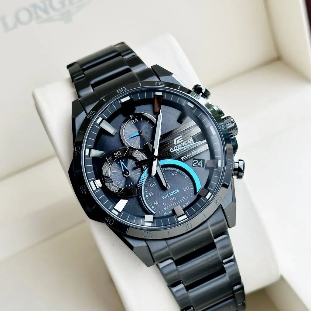 Tính năng sạc năng lượng mặt trời trên Casio EDIFICE EQS-940DC-1BVUDF TOUGH SOLAR