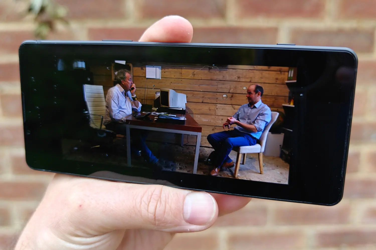 Sony-Xperia-1-V-display-1