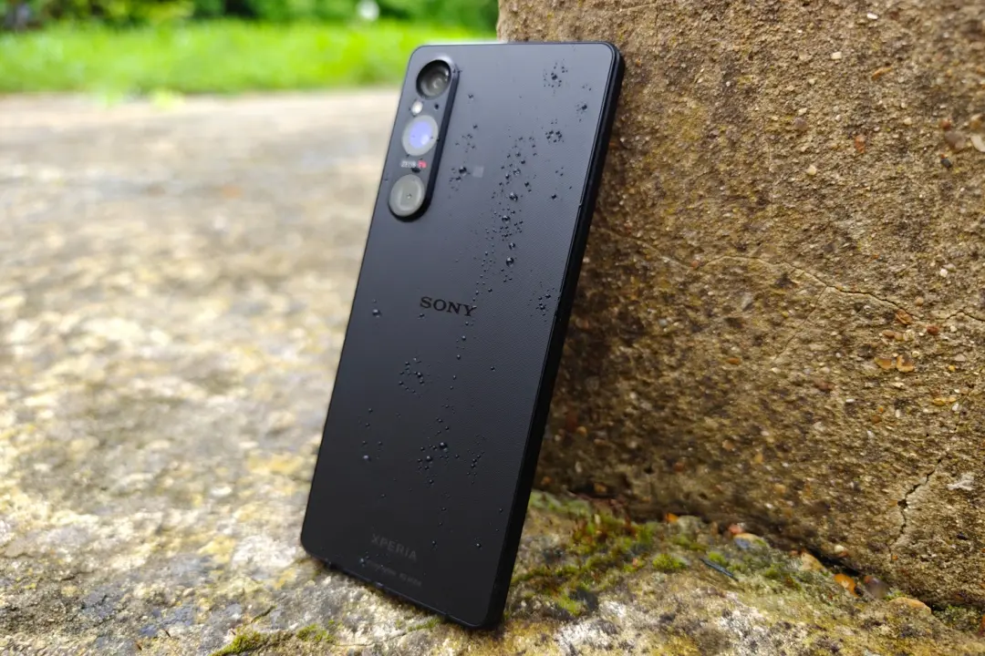 Sony-Xperia-1-V-static-rear