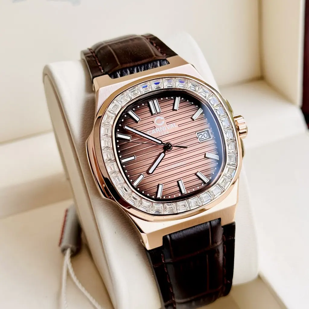 ĐỒNG HỒ NAM CARNIVAL NAUTILUS trang bị kính Sapphire