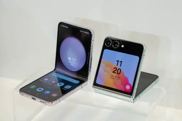 galaxy-z-fold5-va-flip5-pha-ky-luc-don-dat-hang-voi-smartphone-nap-gap-374