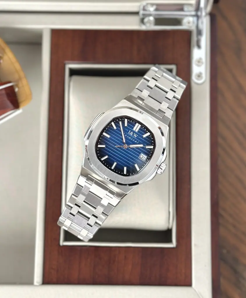 ĐỒNG HỒ NAM I&W Carnival trang bị máy cơ Automatic