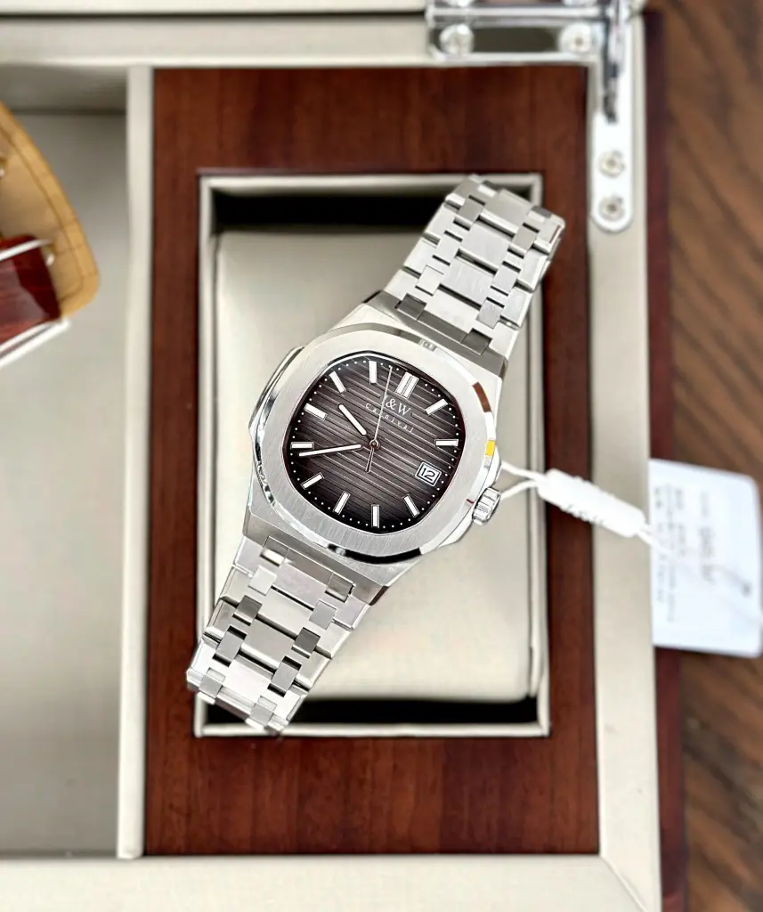 ĐỒNG HỒ NAM I&W Carnival 721G trang bị máy cơ Automatic bền bỉ