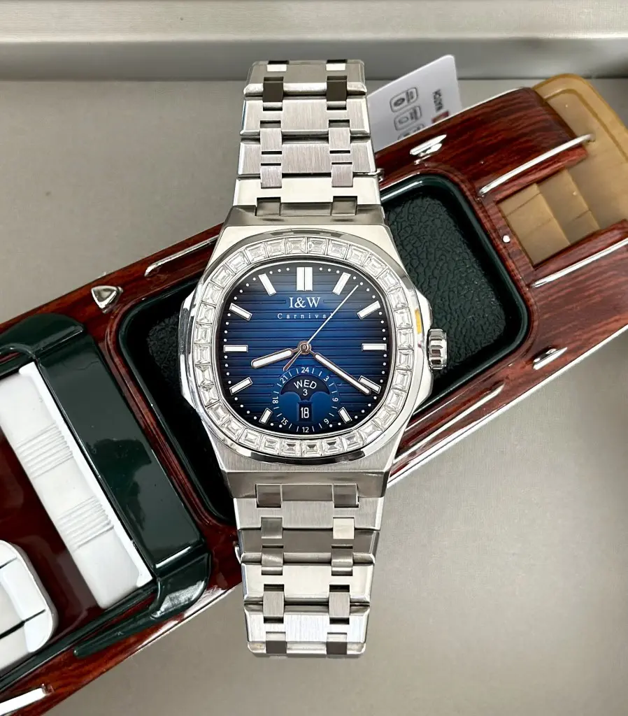 Mặt kính Sapphire của ĐỒNG HỒ NAM I&W Carnival