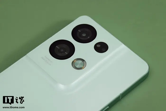 mo-hop-OPPO-Reno8-Pro-Plus-phien-ban-mau-xanh-7