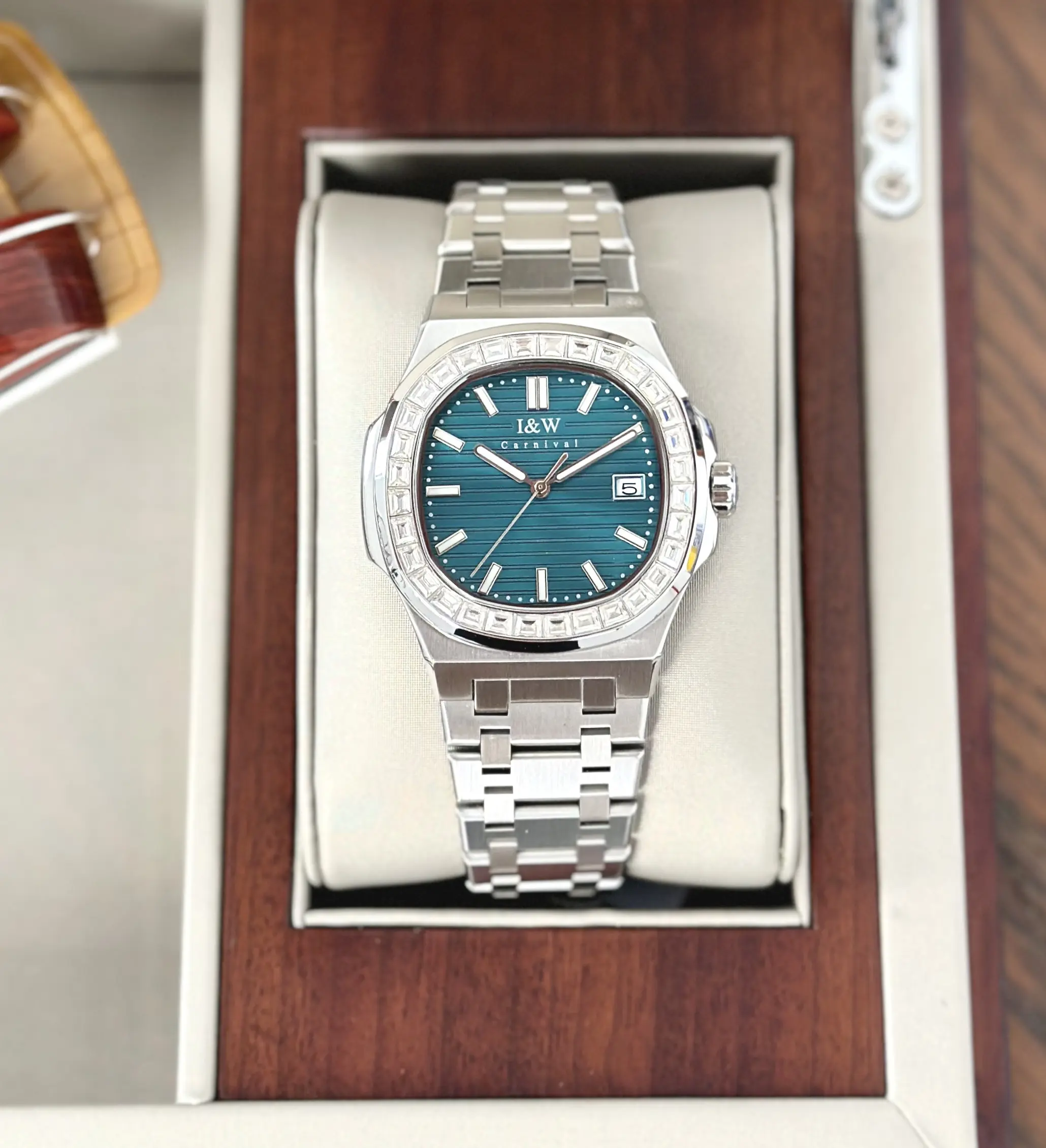 ĐỒNG HỒ NAM I&W Carnival 721G Emerald Green - Viền Bạc Đá - Dây Thép - Automatic - Kính Sapphire