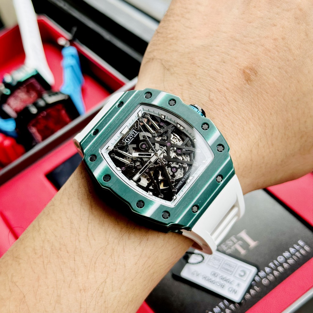 Đồng hồ Nam BONEST GATTI trang bị kính Sapphire và dây cao su