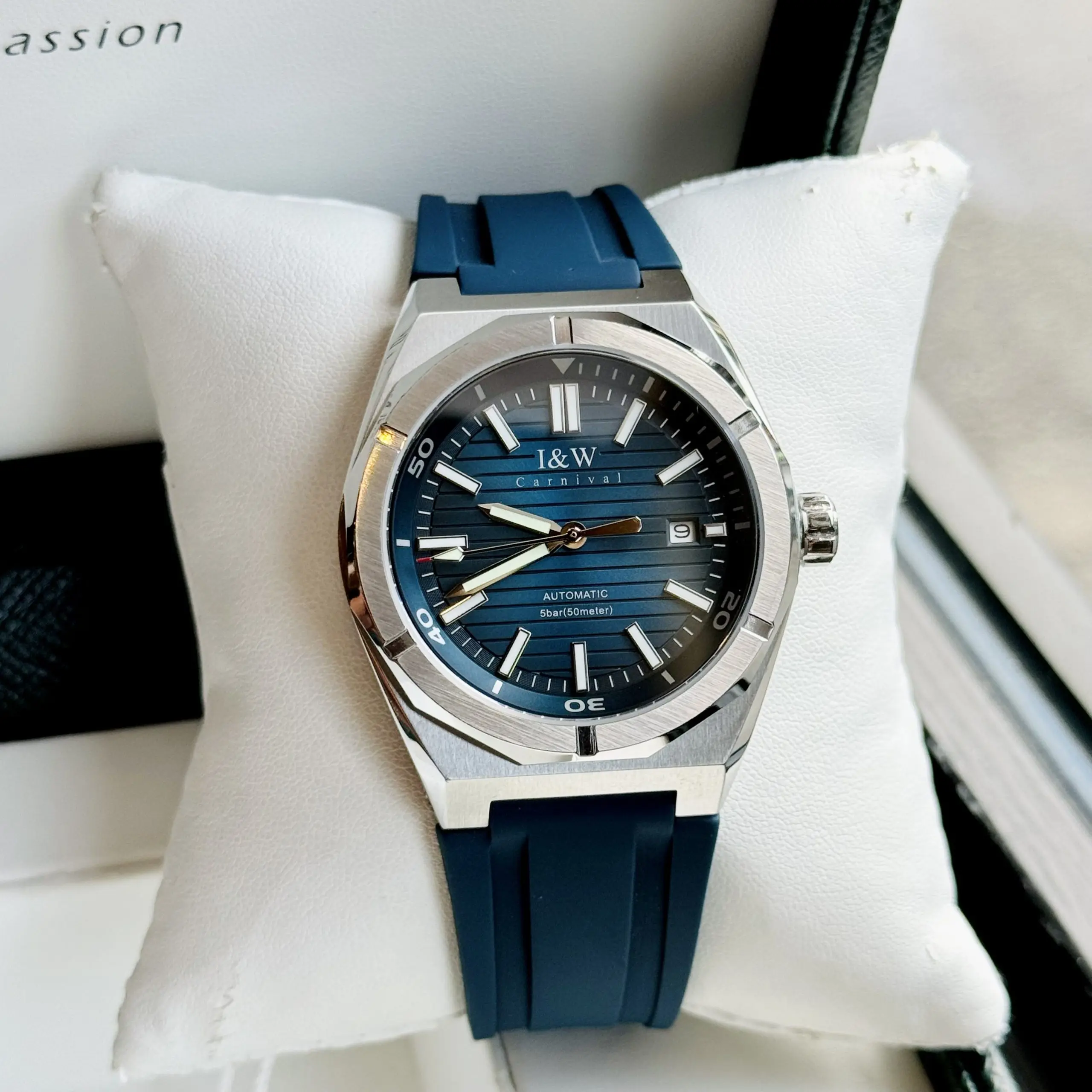 ĐỒNG HỒ NAM I&W Carnival 711G - Mặt Blue - Viền Bạc Trơn - Dây Cao Su - Automatic - Kính Sapphire