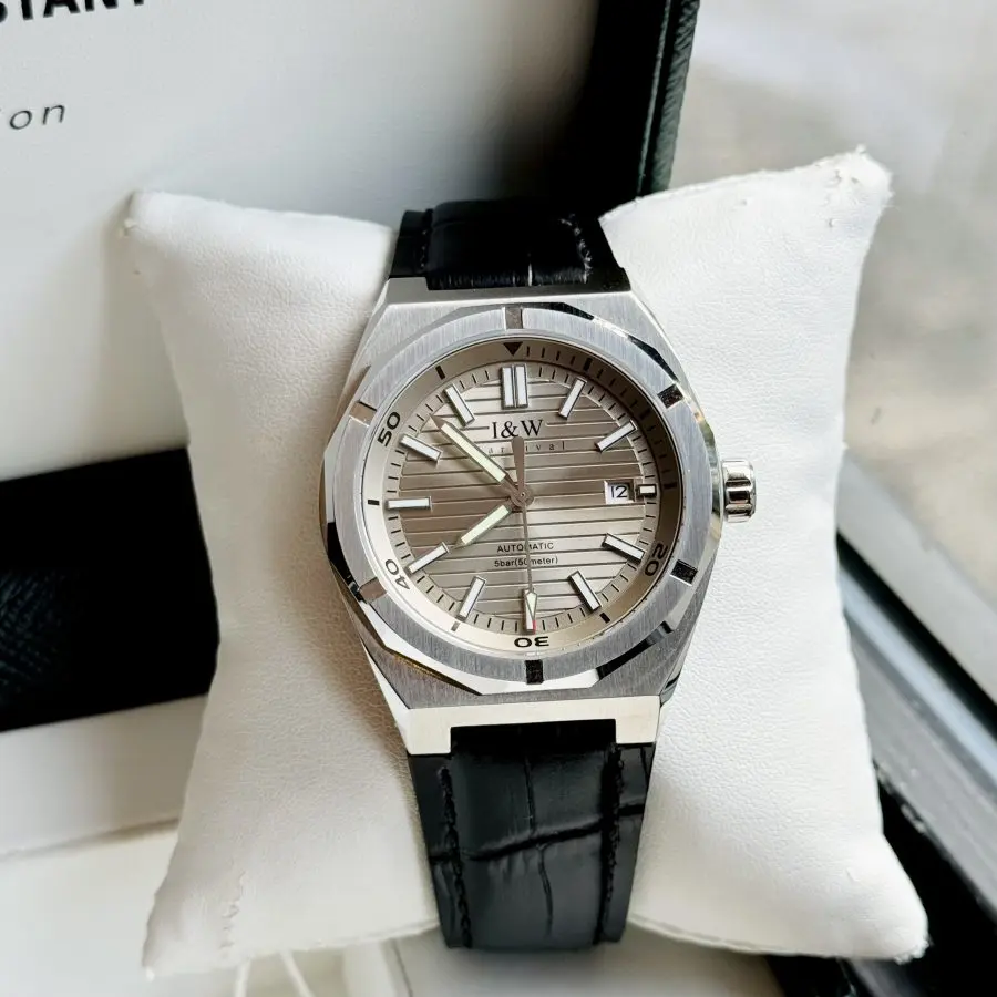 ĐỒNG HỒ NAM I&W Carnival 711G - Mặt Gray - Viền Bạc Trơn - Dây Da - Automatic - Kính Sapphire