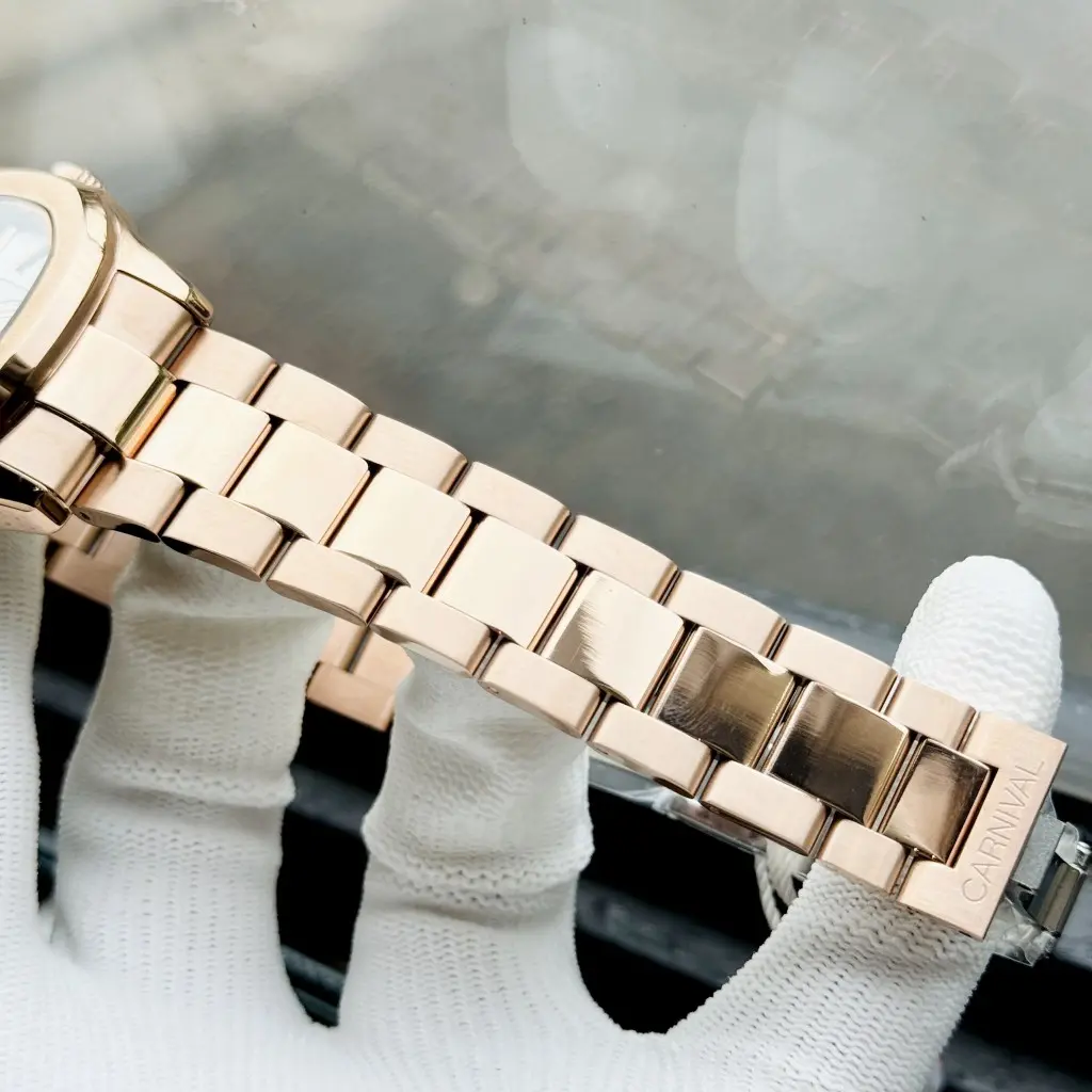 ĐỒNG HỒ NAM Carnival Aquanus trang bị bộ máy cơ Automatic bền bỉ
