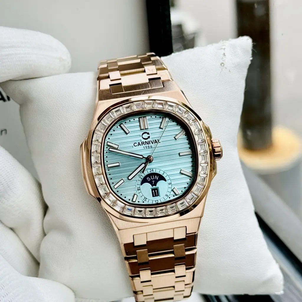 Thiết kế mặt số màu xanh của ĐỒNG HỒ NAM Carnival Aquanus