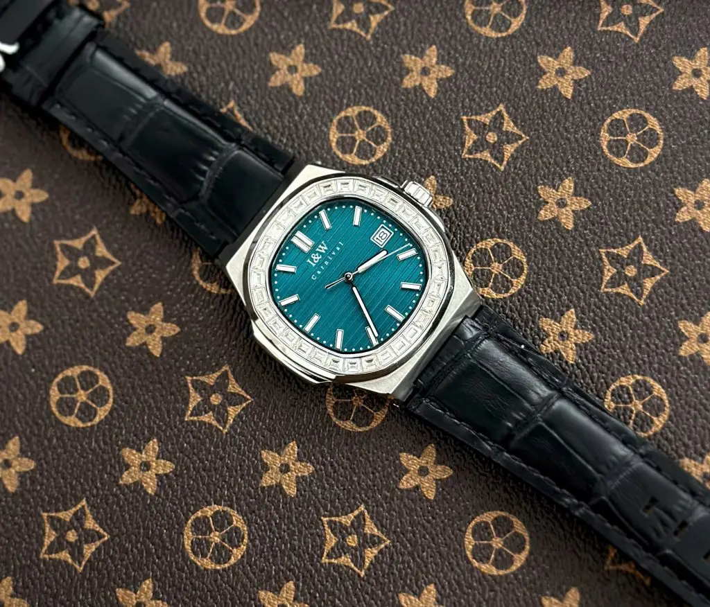 ĐỒNG HỒ NAM I&W Carnival trang bị máy cơ Automatic