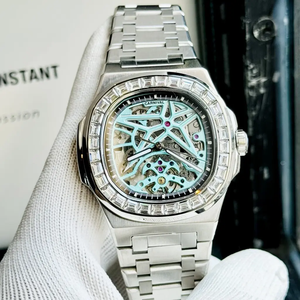 ĐỒNG HỒ NAM CARNIVAL NAUTILUS sử dụng kính Sapphire chống trầy xước