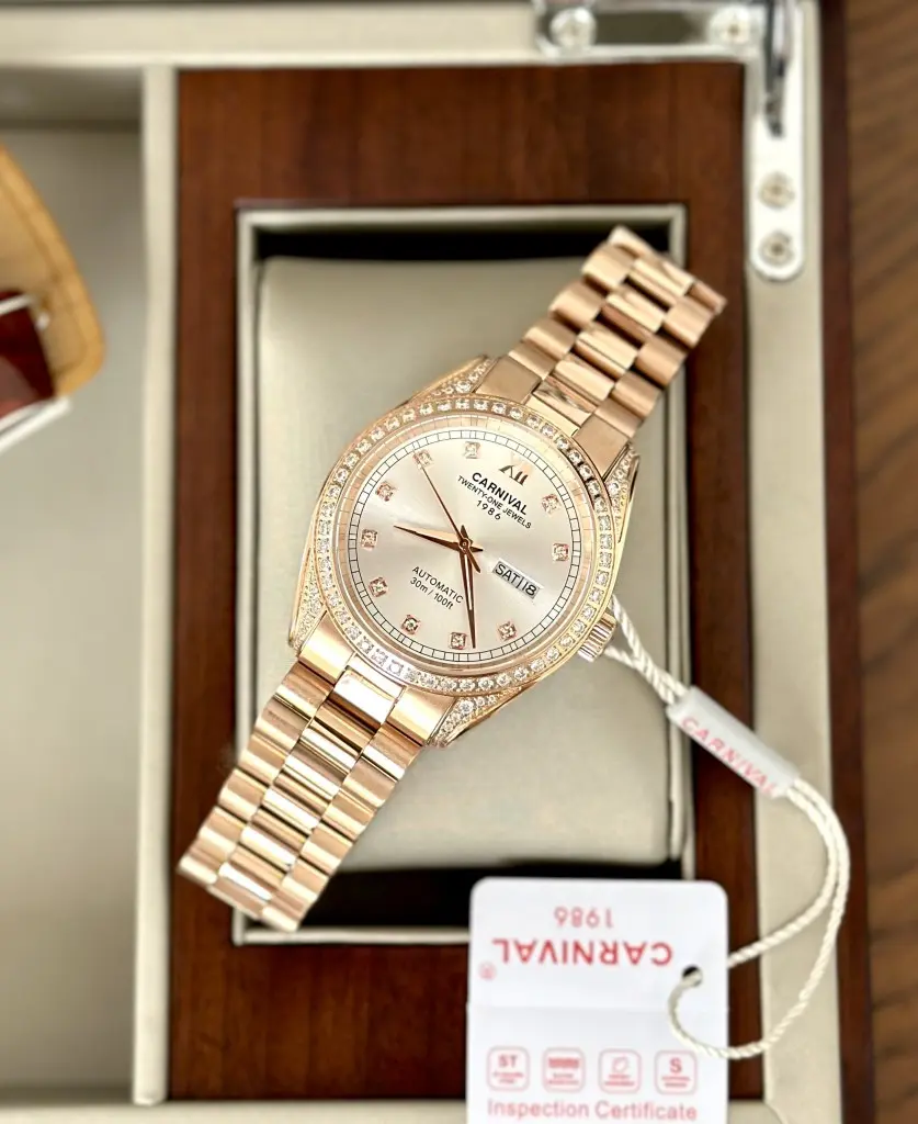 Cỗ máy Automatic của ĐỒNG HỒ NAM CARNIVAL 8907G-VH-T vận hành bền bỉ