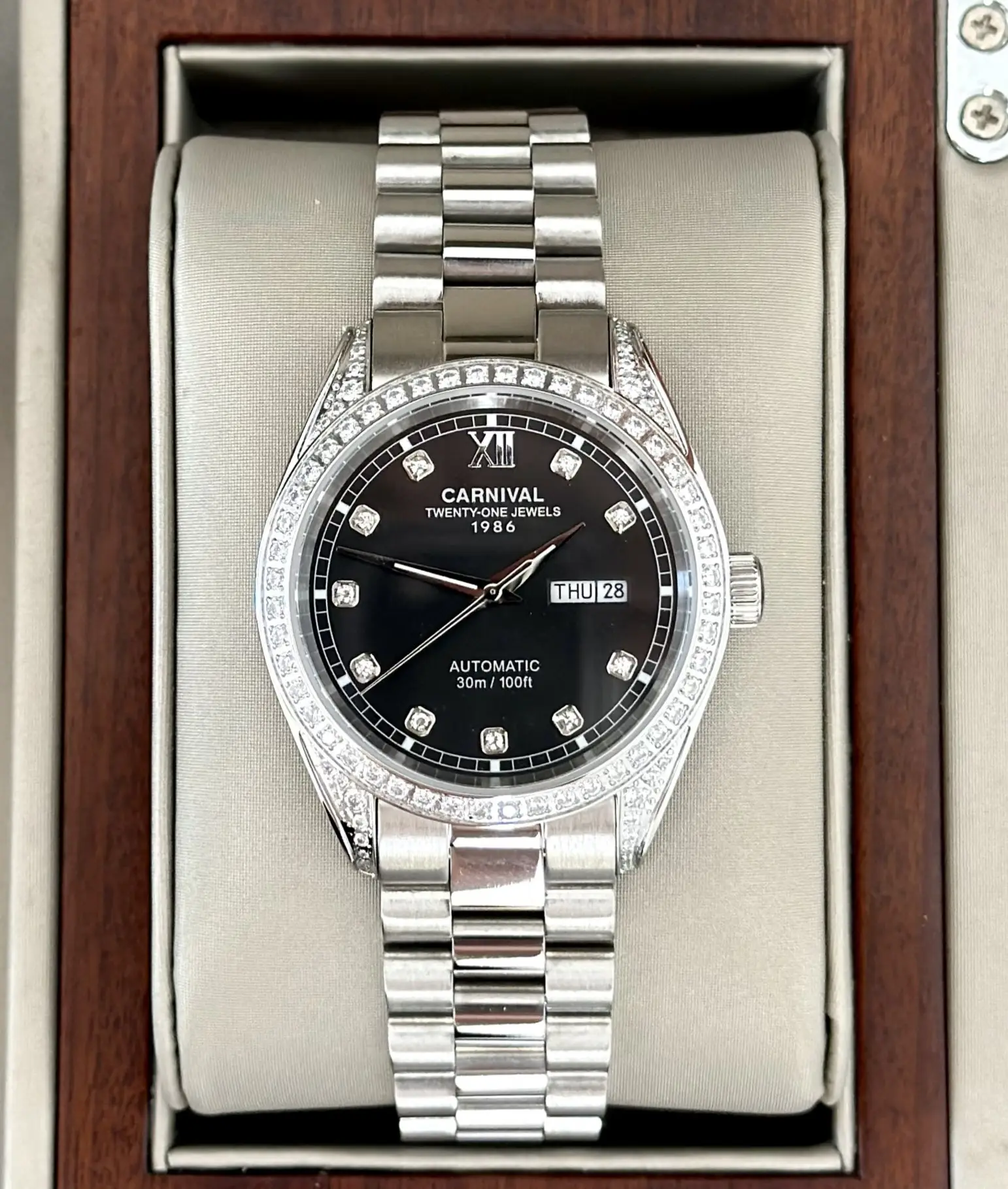 ĐỒNG HỒ NAM CARNIVAL 8907G-VT-D - Size 40mm – Dây Thép – Automatic- Kính Sapphire