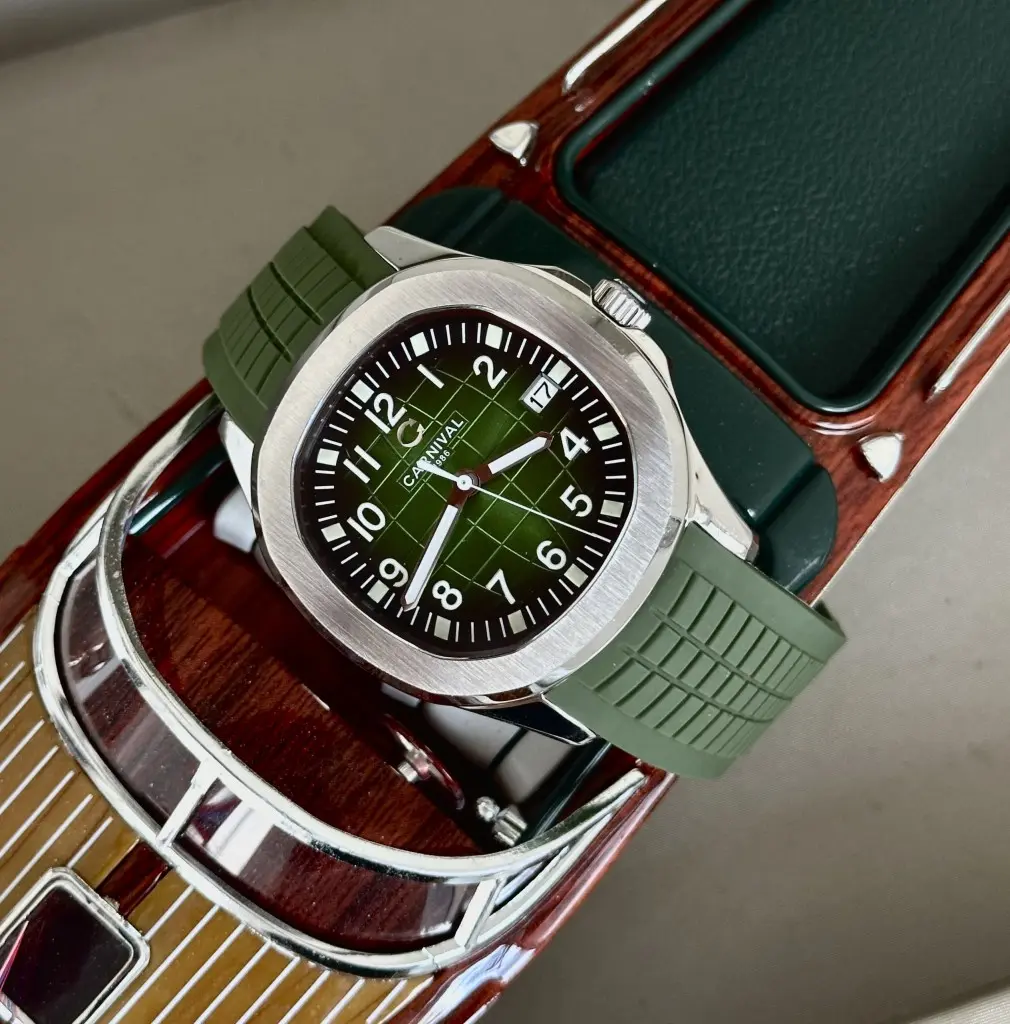 ĐỒNG HỒ NAM CARNIVAL 722G sử dụng máy cơ Automatic