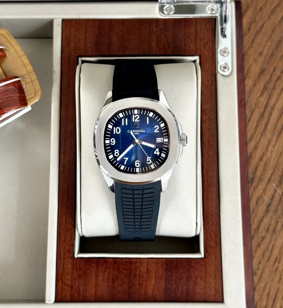 Bộ máy cơ Automatic của ĐỒNG HỒ NAM CARNIVAL 722G