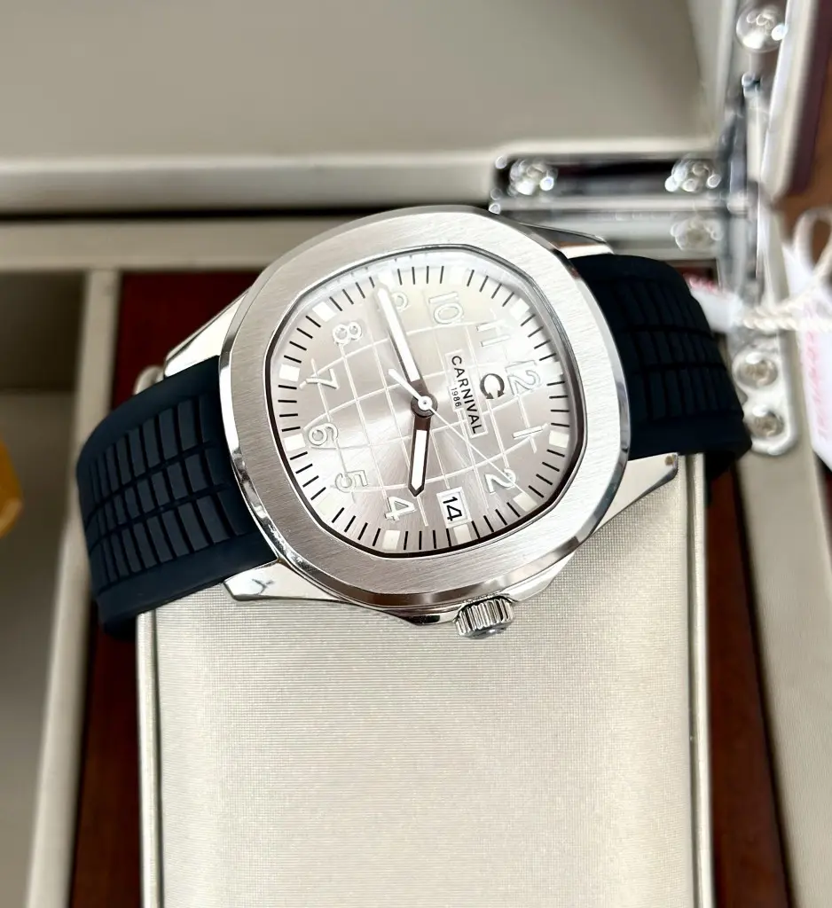 Bộ máy Automatic Thụy Sĩ hoạt động êm ái và chính xác