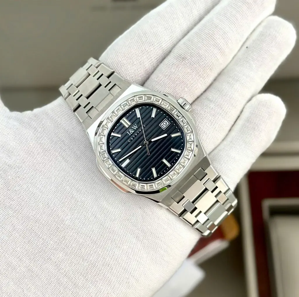 ĐỒNG HỒ NAM I&W Carnival trang bị kính Sapphire chống xước