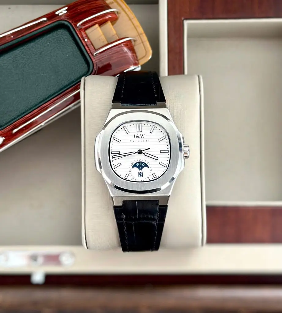 ĐỒNG HỒ NAM I&W Carnival 735G mang thiết kế thanh lịch