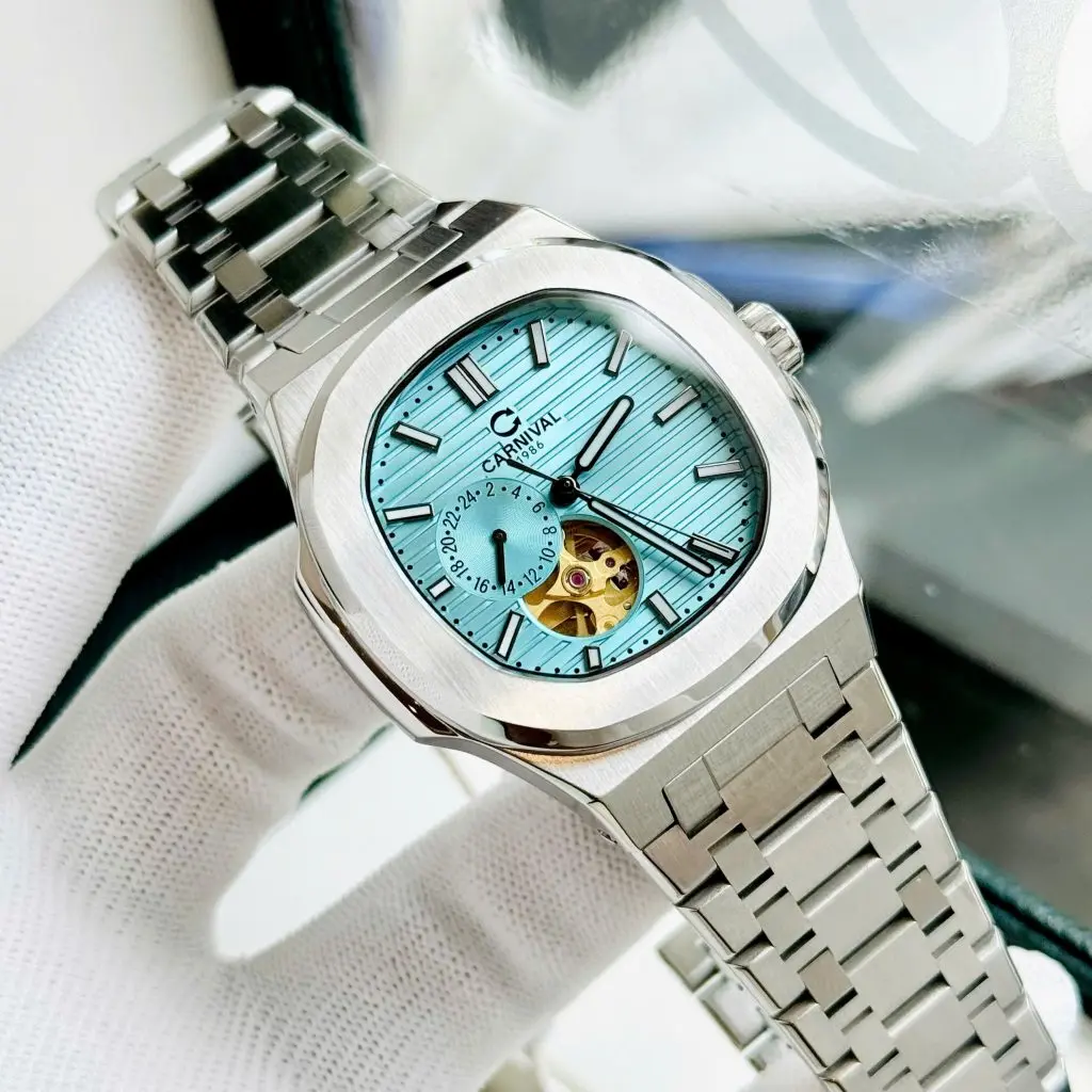 Bộ máy Automatic hoạt động mượt mà và chính xác theo thời gian