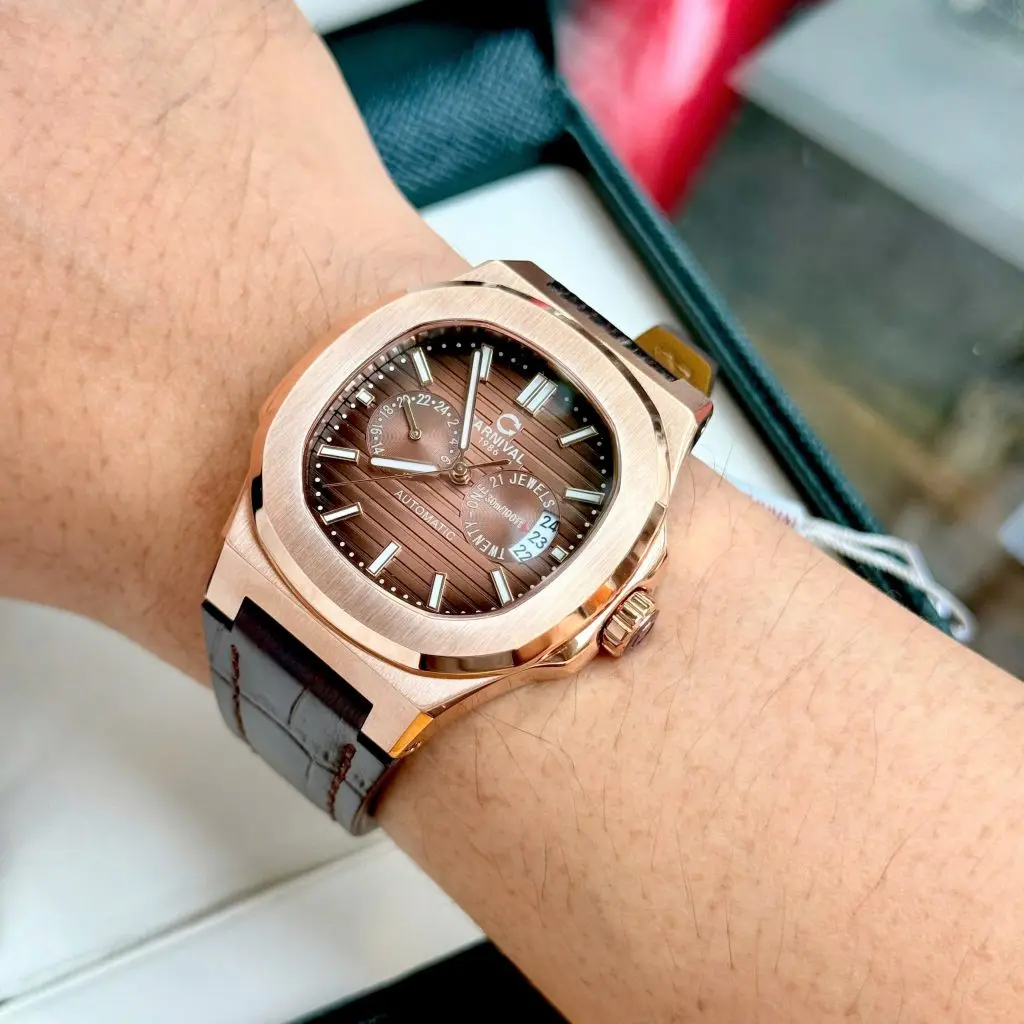 Mặt số 41mm kết hợp kim dạ quang nổi bật
