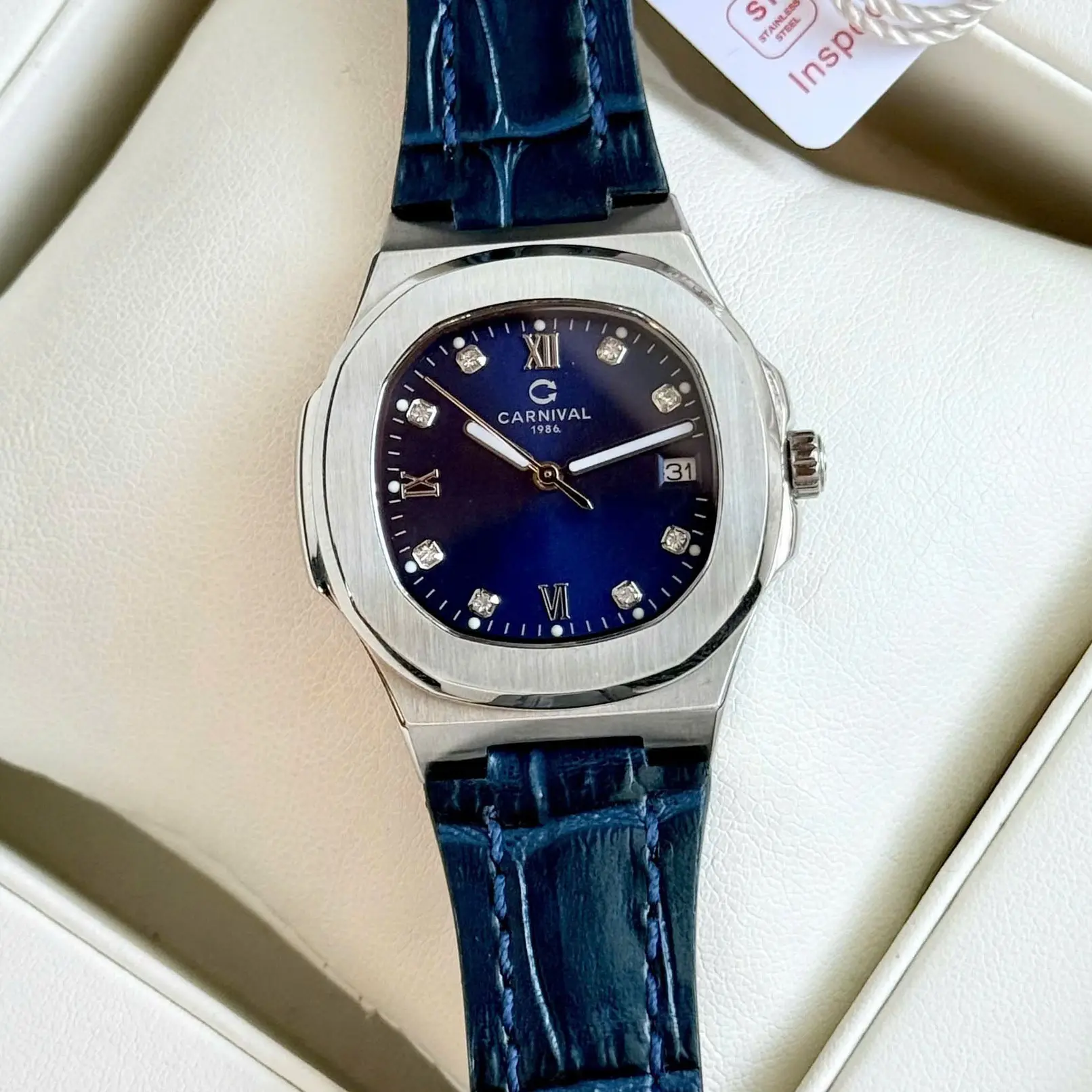 ĐỒNG HỒ Nữ 8160L-VT-DD-X- Mặt Xanh-Dây Da Viền Bạc - Pin - Kính Sapphire