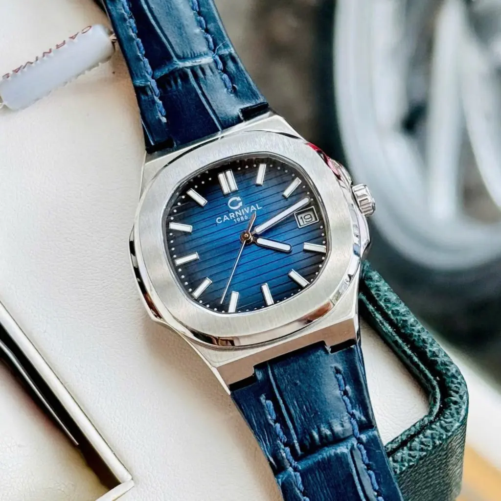 ĐỒNG HỒ Nữ Carnival 8161L mặt xanh viền bạc sang trọng