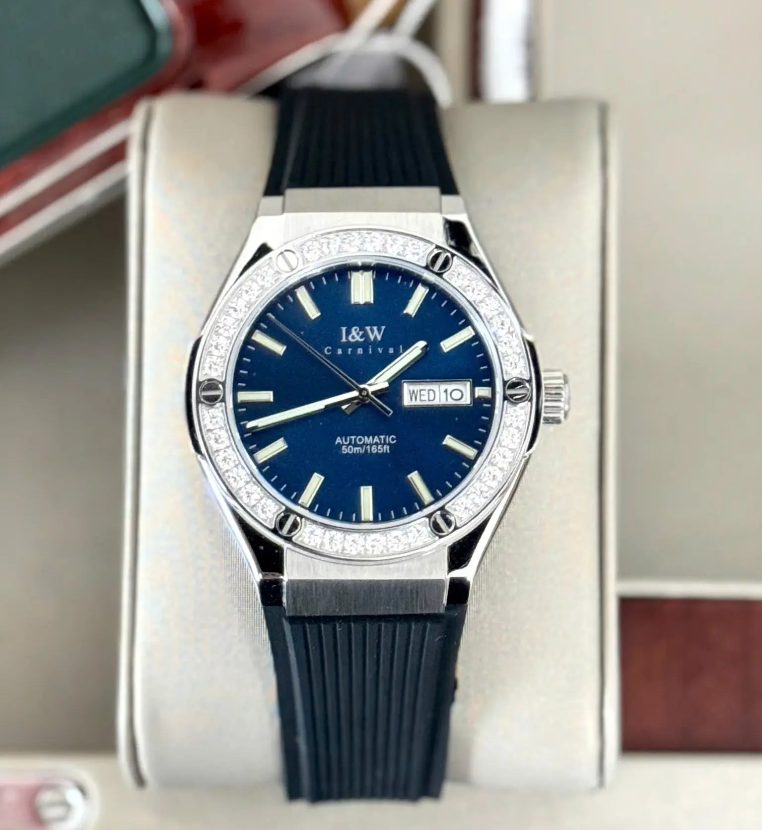 ĐỒNG HỒ NAM I&W CARNIVAL 55851G-Mặt Đá Blue – Dây Cao Su – Automatic- Kính Sapphire