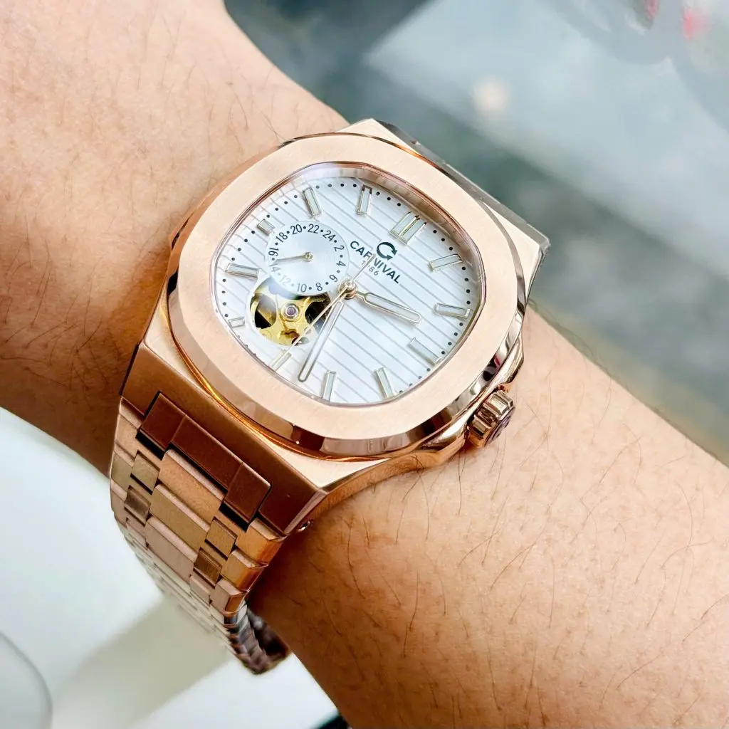 Bộ máy Automatic bền bỉ cùng khả năng chống nước 50m