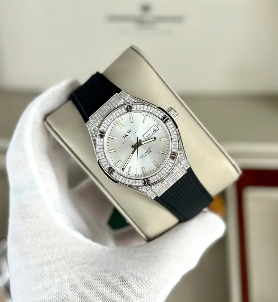 Bộ máy cơ Automatic Thụy Sĩ hoạt động mượt mà chính xác
