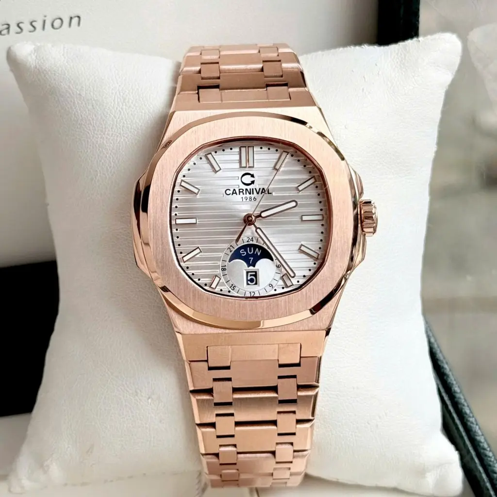 ĐỒNG HỒ NAM Carnival 8110G1 mang thiết kế sang trọng và lịch lãm