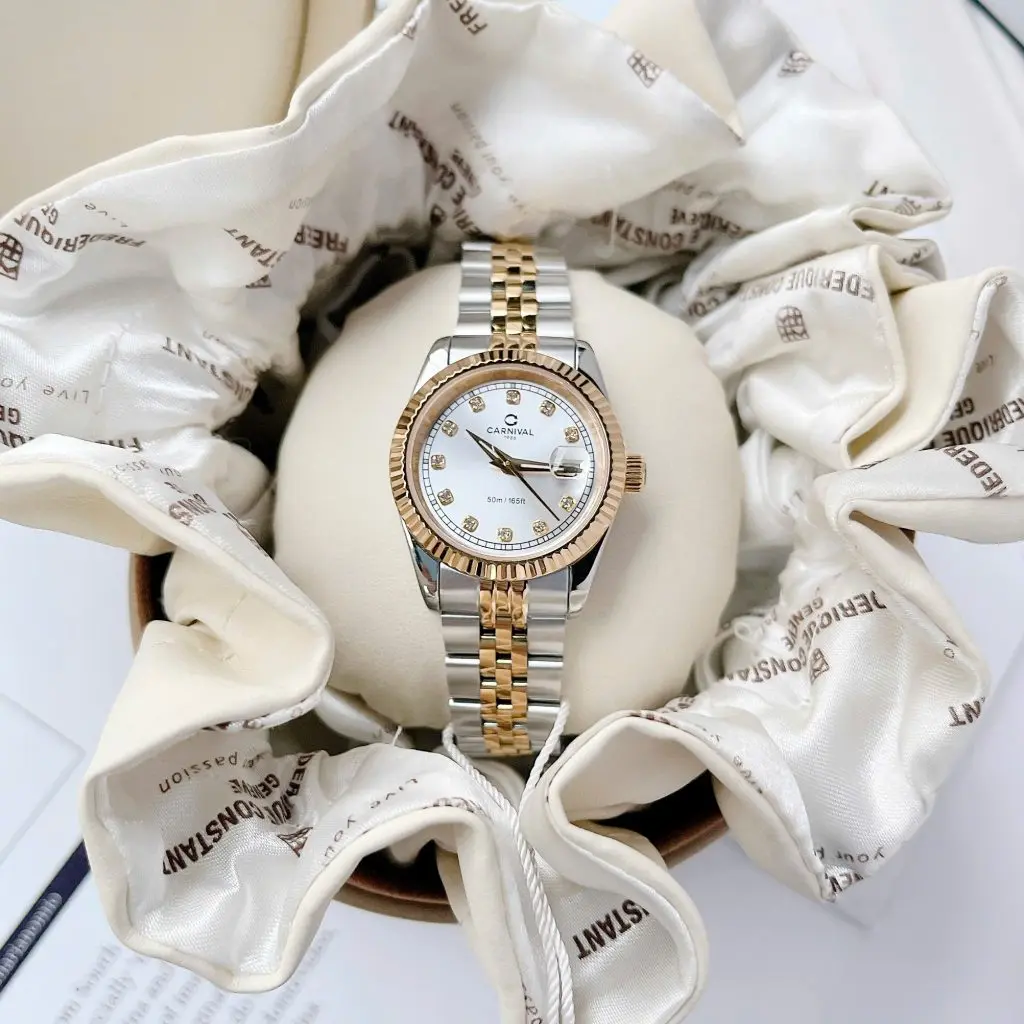 Mặt kính Sapphire chống trầy xước kết hợp cùng vỏ thép bền bỉ