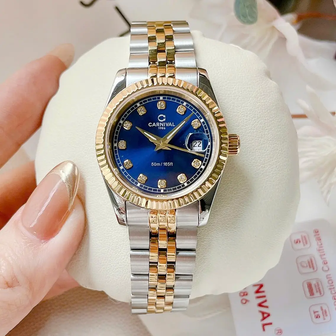 ĐỒNG HỒ Nữ Carnival 8131L-CV-X- Mặt Xanh - Demi Vàng - Pin - Kính Sapphire