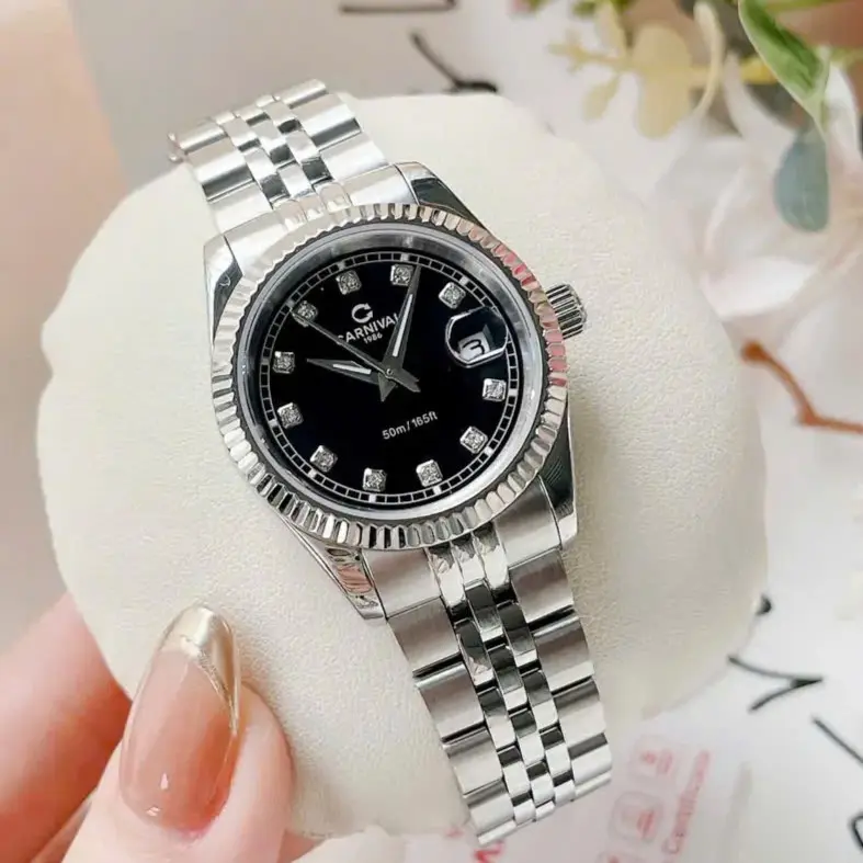 ĐỒNG HỒ Nữ Carnival 8131L-VT-D-Mặt Đen - Dây Thép Bạc - Pin - Kính Sapphire