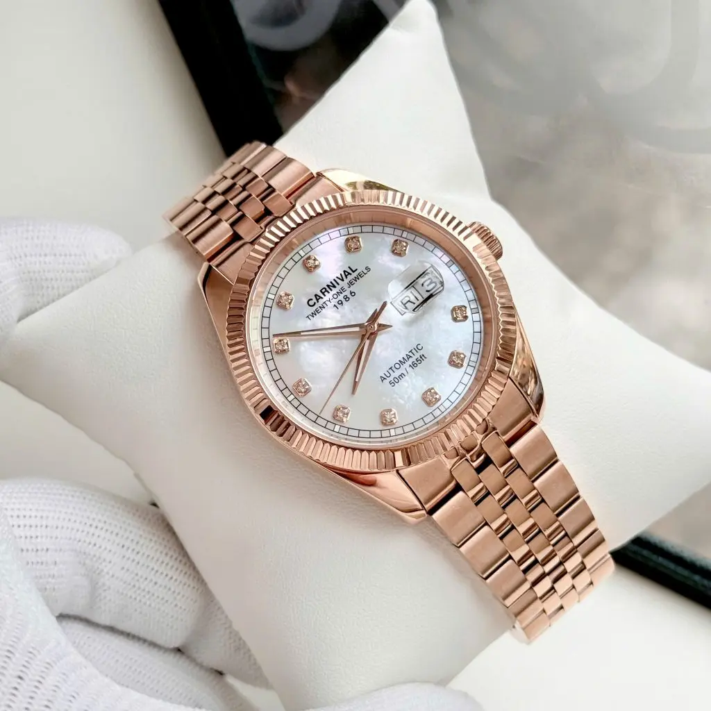 Chất liệu thép không gỉ 316L mạ PVD và mặt kính Sapphire cao cấp