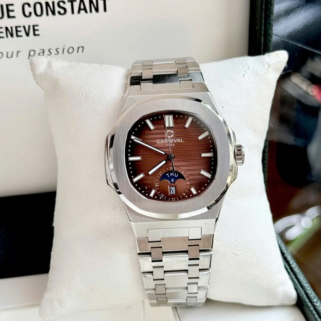 Thiết kế vỏ thép chống gỉ với kích thước 41mm vừa vặn cổ tay