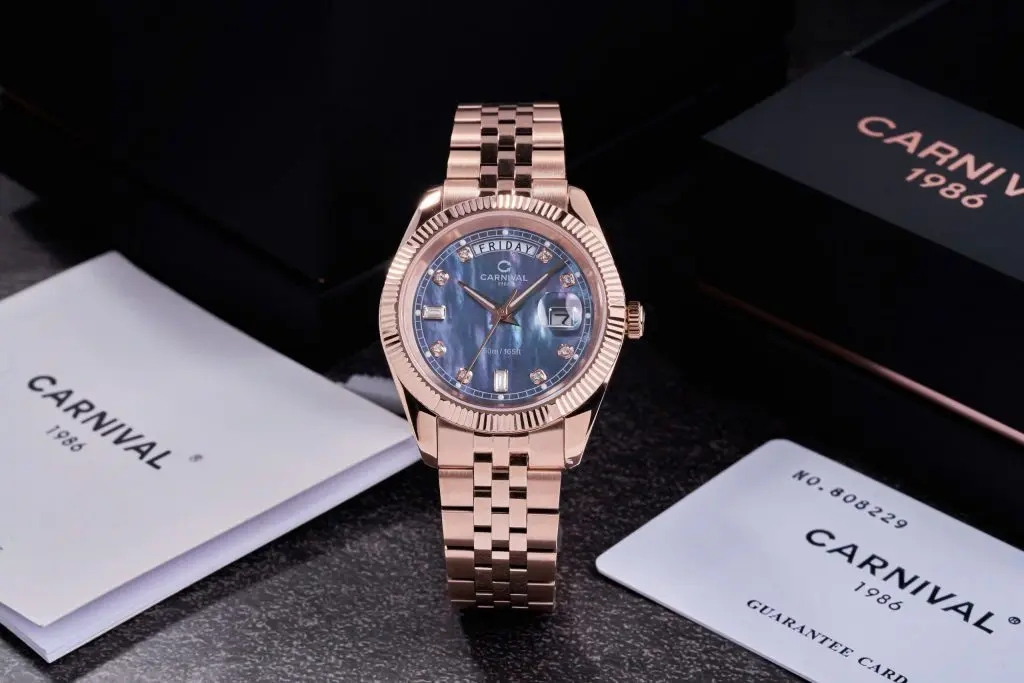 Kích thước 40mm vừa vặn với cổ tay nam giới