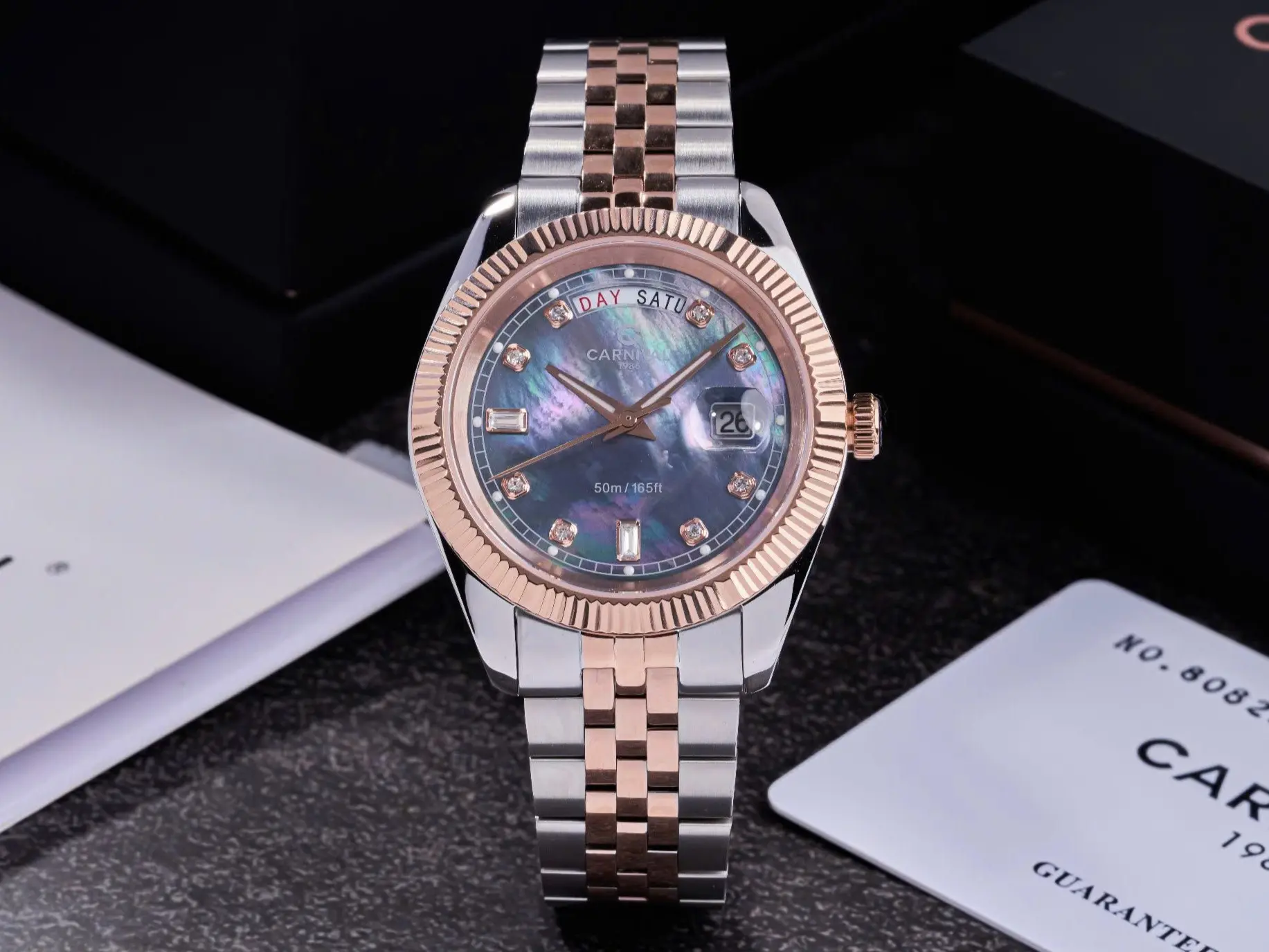 Đồng Hồ Nam Carnival 8190G-CH-DK DAYDATE-Thép Demi-Mặt Xà Cừ Tím-Pin-Kính Sapphire