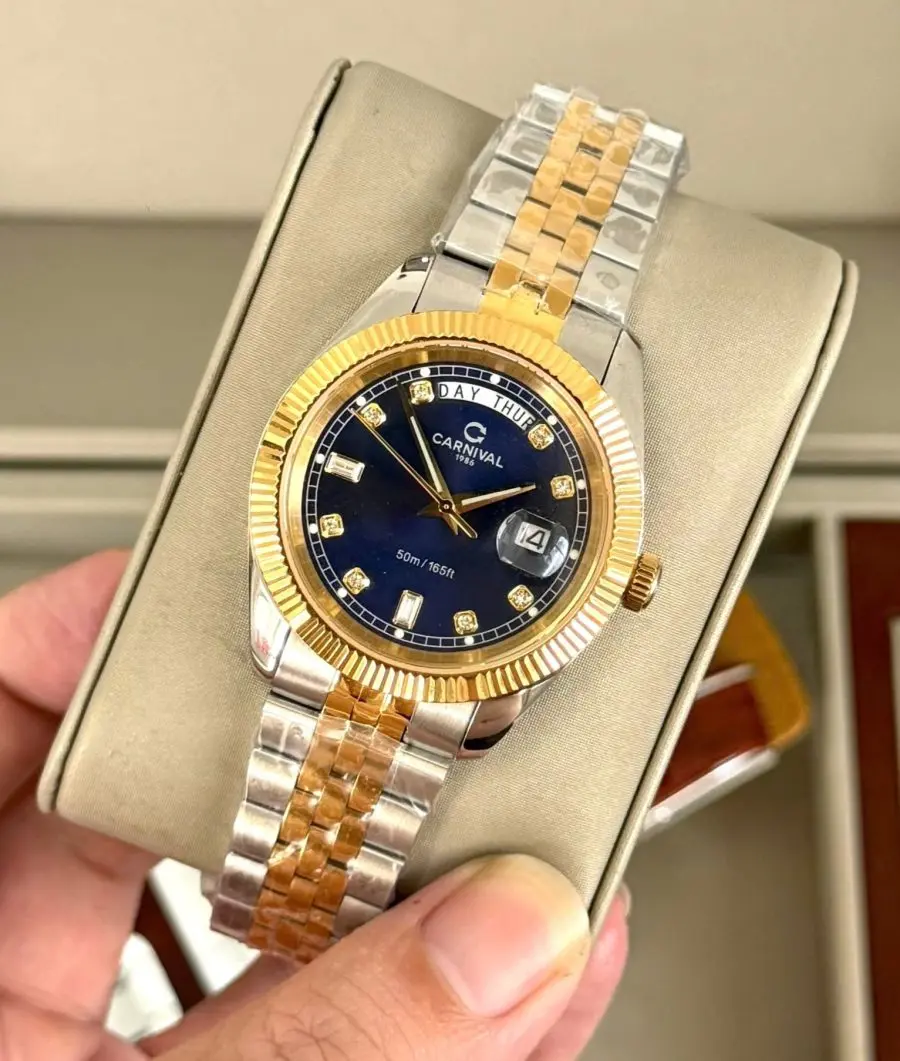 Đồng Hồ Nam Carnival 8190G-CV-X DAYDATE-Thép Demi-Mặt Xanh-Pin-Kính Sapphire