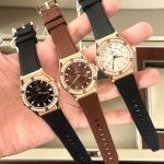 Đồng Hồ Nữ Carnival 8173L2-VH-DCS-D-Viền Vàng Hồng-Dây Cao Su-Mặt Đen-Pin-Kính Sapphire — ảnh 4