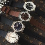 Đồng Hồ Nữ Carnival 8173L2-VT-DCS-D-Viền Trắng Đá-Dây Cao Su-Mặt Đen-Pin-Kính Sapphire — ảnh 5
