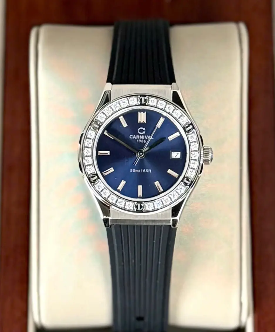 Đồng Hồ Nữ Carnival 8168L2-VT-DCS-X-Viền Trắng Đá-Dây Cao Su-Mặt Xanh-Pin-Kính Sapphire