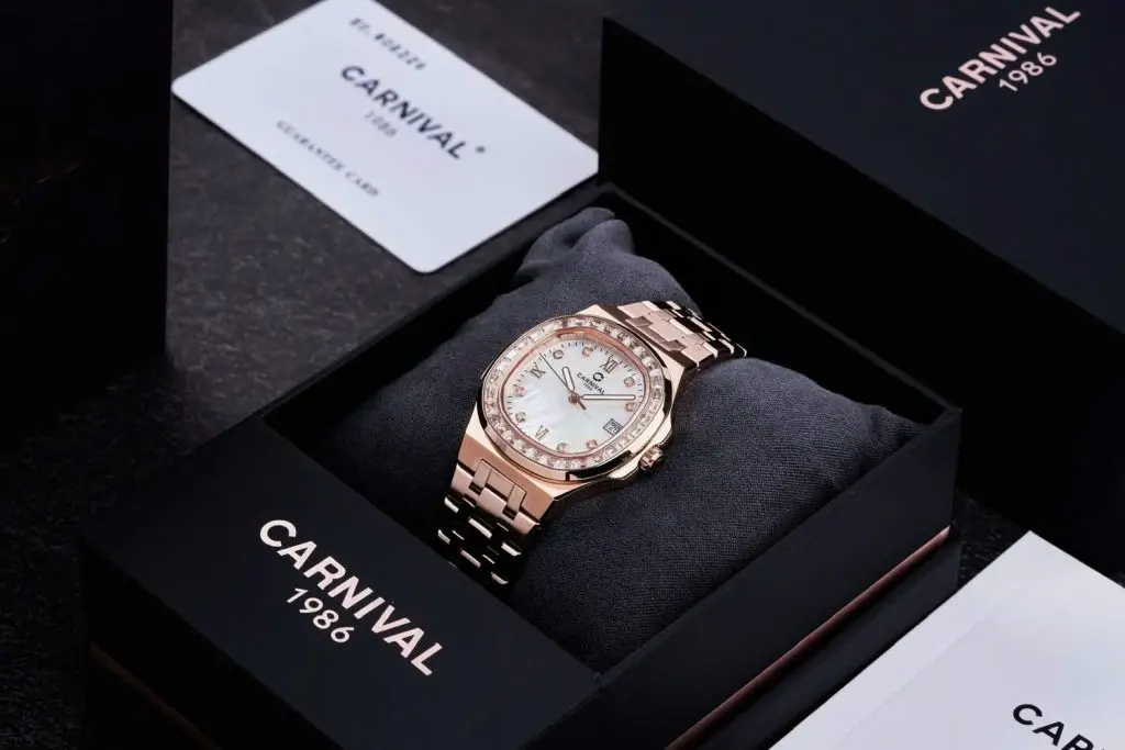 Kích thước 34mm cực kỳ vừa vặn với cổ tay phái đẹp
