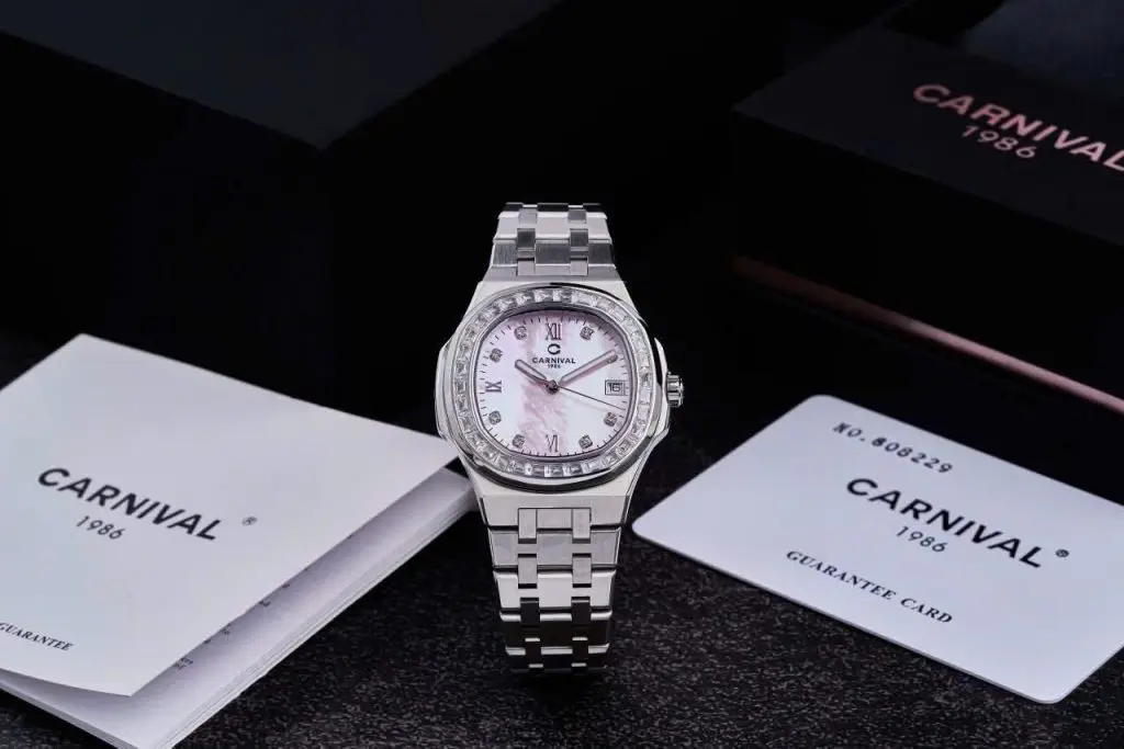 Mặt kính Sapphire nguyên khối giúp chống trầy xước hiệu quả