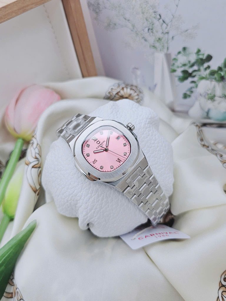 Khả năng chịu nước 50m tiện lợi cho sinh hoạt hàng ngày
